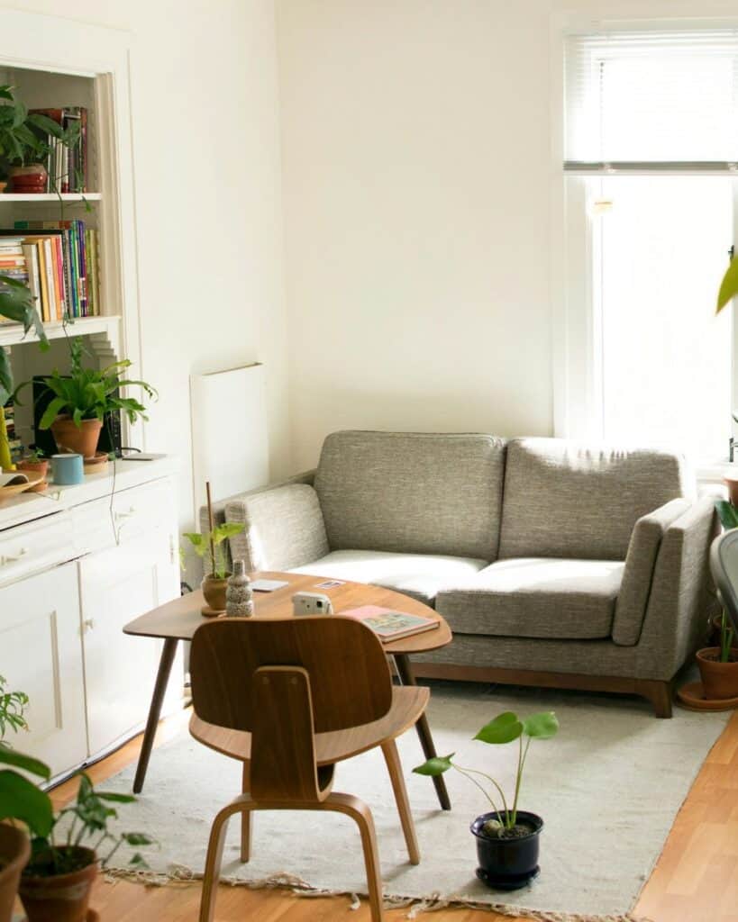 Terracotta and beige living room decor ideas